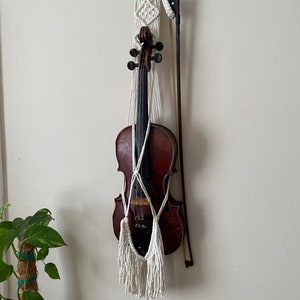 Fringed macrame violin instrument hanger, music boho aesthetic home decor, instrument wall art rack stand, violin gifts for music lovers