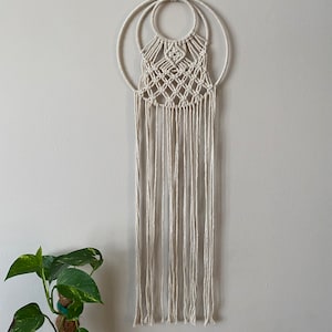 Handmade Macrame Wall Hanging: Circular Bohemian Decor