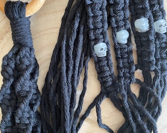 Black Macrame Skull Plant Hanger: Gothic Halloween Decor