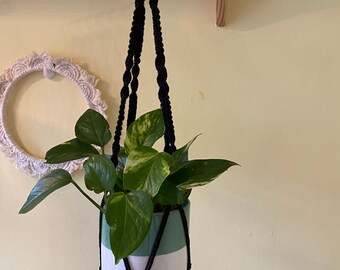 Short black macrame plant hanger, boho home decor, indoor plant pot holder, black home decor, eco friendly, gift for plant lover