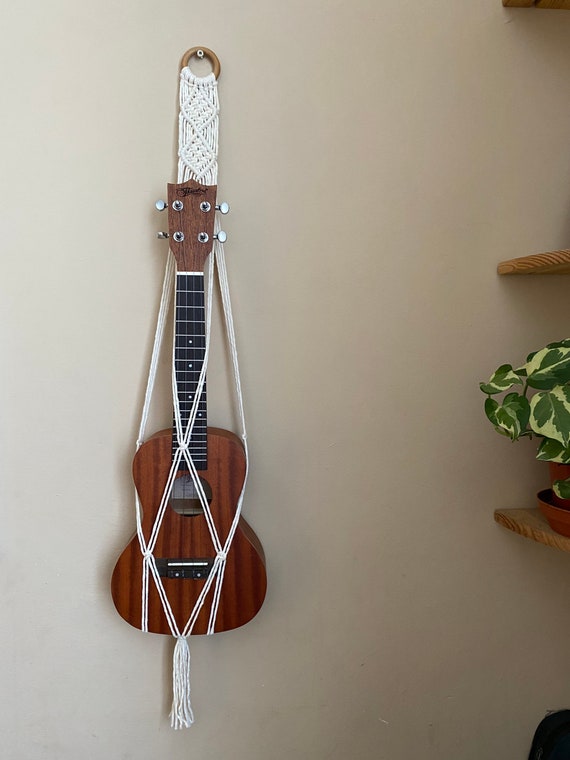 ukulele hanger diy