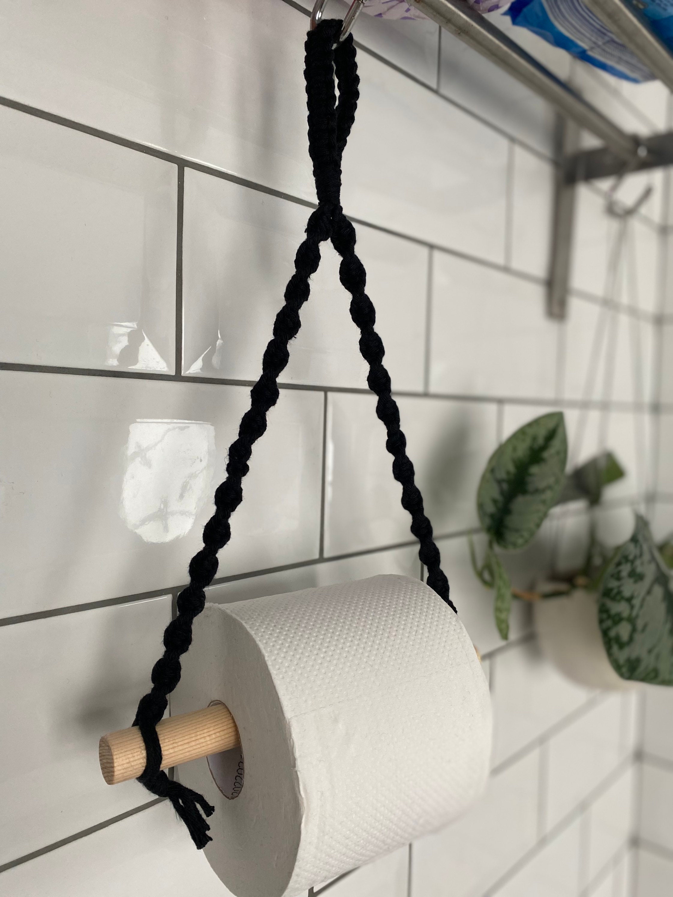 Portarotolo di carta igienica in macramè beige fatto a mano: arredo bagno ecologico - Italia