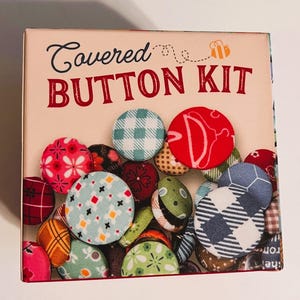 COVERED BUTTON KIT By Lori Holt. 4 Sizes. 4 Pressing Tools. 24 Buttons.