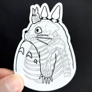 Vinylsticker - Anime Grey Bear Forest Spirit Xray Anatomy - 3 inch weerbestendige sticker