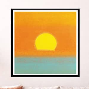 Può includere: Stampa artistica astratta raffigurante un tramonto. L'opera presenta un sole giallo brillante che tramonta su un orizzonte turchese contro un cielo arancione. La stampa incorniciata è esposta sopra un divano componibile bianco con cuscini decorativi.
