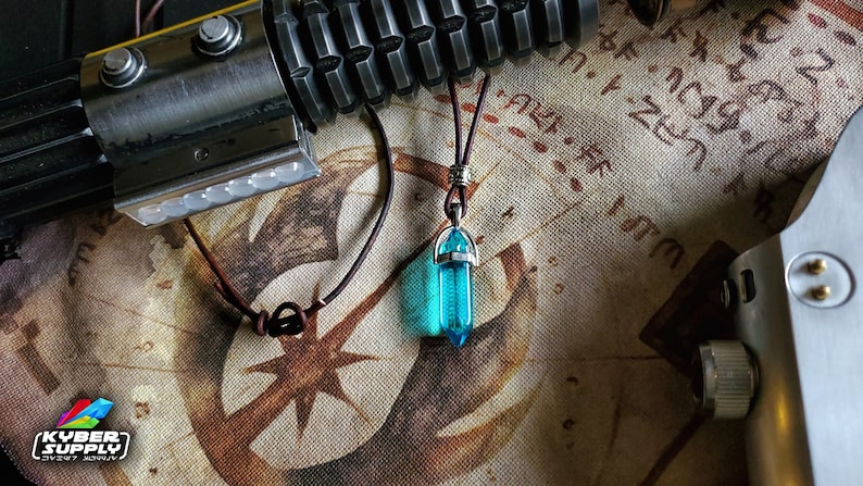Kyber Crystal Pendant - LIGHT BLUE - Star Wars Inspired Jedi Sith Necklace Cosplay Prop Replica Hand Made Quartz Crystal Necklace 