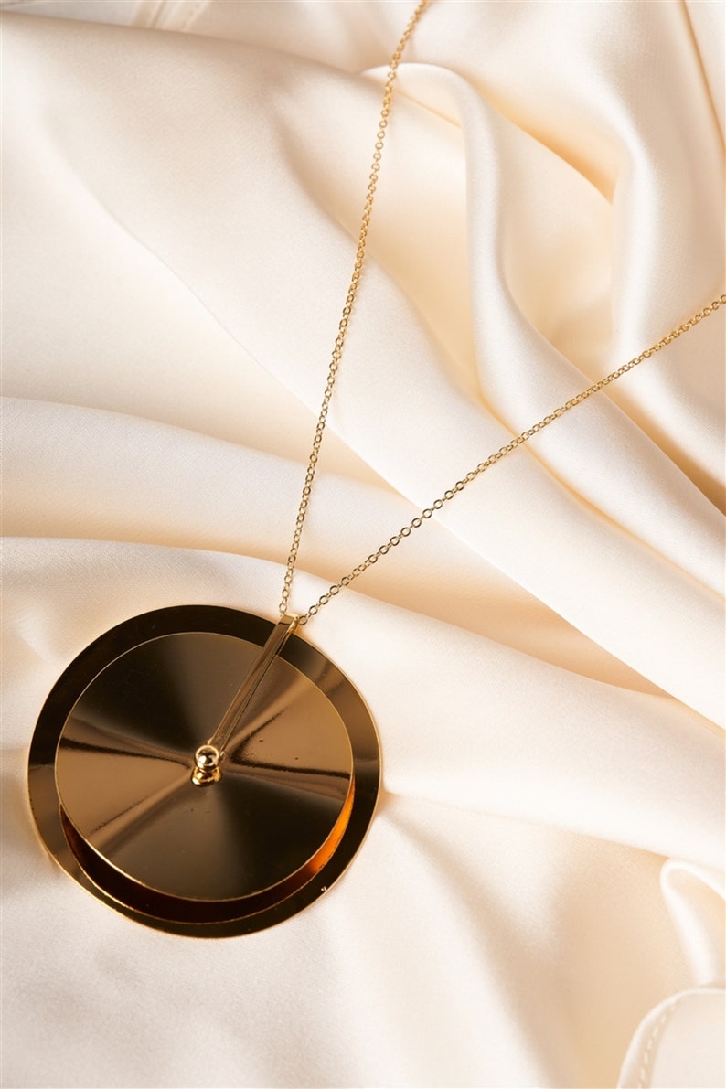 Stylish Women Necklace Women Charm Necklaces Gold Charm Necklace Gold Double Disc Pendant Necklace Shiny Gold Pendant Necklace