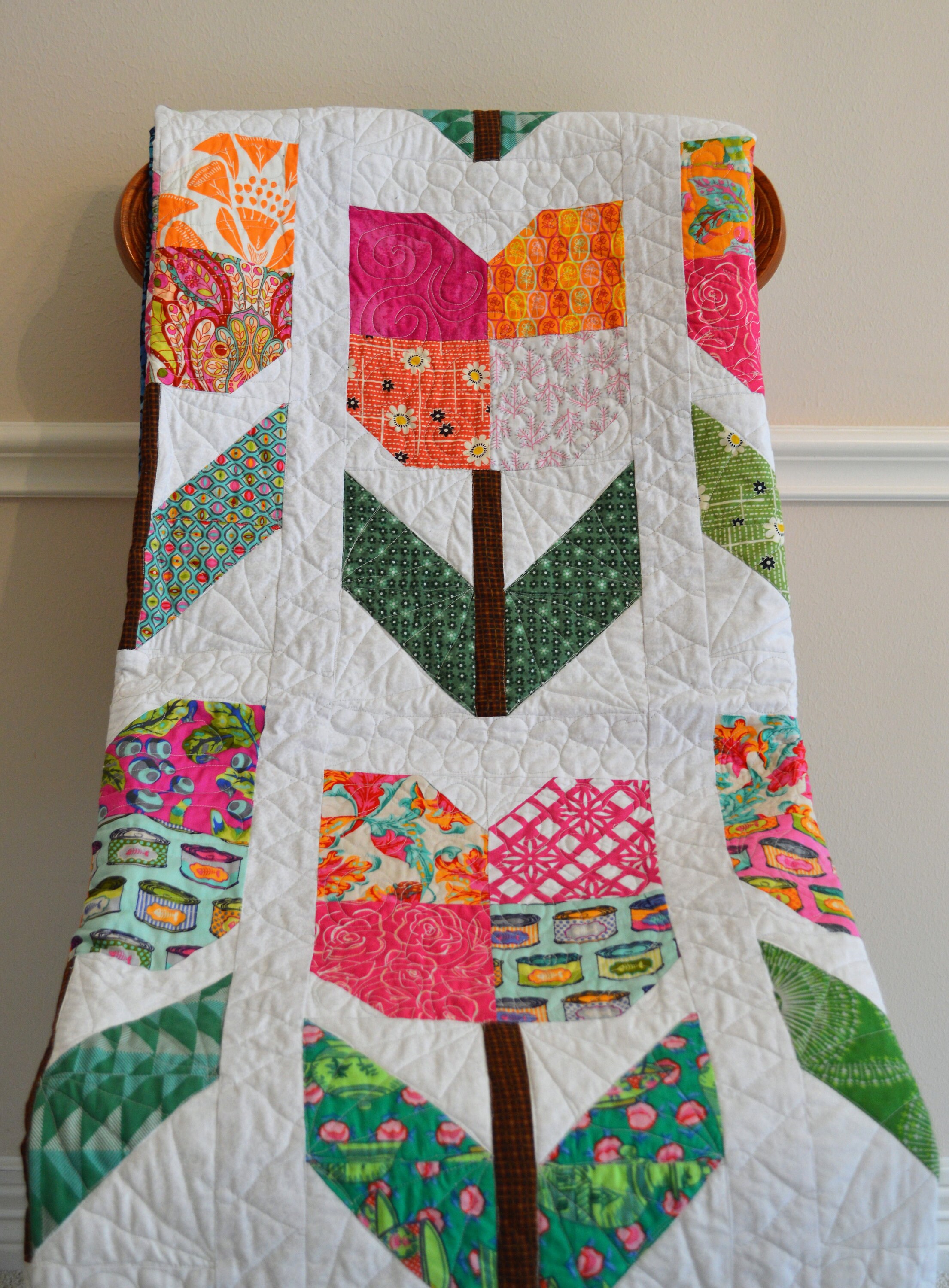 Finished Large Twin or Full Bed Quilt Handmade Colorful Geometric Tulip Flower Design Blue