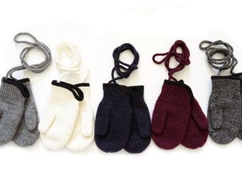 100% VIRGIN WOOL Kid's Gray Mittens with String. 6 Months - 7 Years. UNISEX. Winter Essentials. Warm and Soft. Classic Fit.