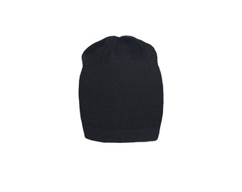 100% Kaschmir gestrickte schwarze UNISEX Beanie-Mütze. Super weiche und hochwertige Mütze. Perfektes Winter Kaschmir Accessoire. Basic Essentials. Dünn.