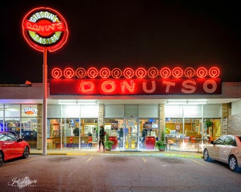 Gibson's Donuts Memphis, TN.  Photographic print from Lazzeri Photography.