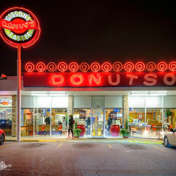 Gibson's Donuts Memphis, TN.  Photographic print from Lazzeri Photography.