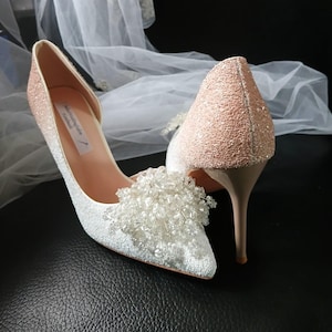 Zapatos de noche con purpurina ombré: tacones de boda en blanco y rosa ruborizado con clips