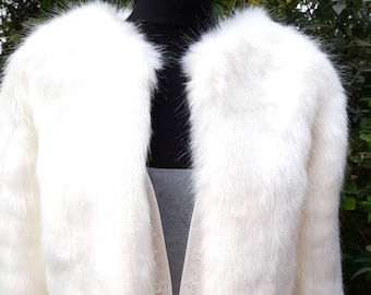 Stylish Ivory Faux Fur Wedding Jacket for Bride or Bridesmaid - Stay Warm and Chic!