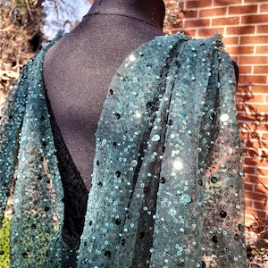 Elegant Emerald Green Cathedral Wedding Cape Veil - Dramatic Beaded Cloak for a Regal Look