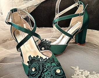 dark green dress sandals Fabulous Green Dress Outfits Ideas for All Summer Long