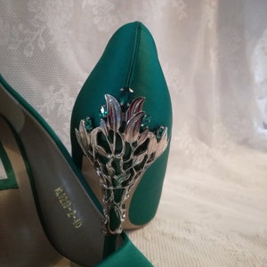 emerald green satin shoes