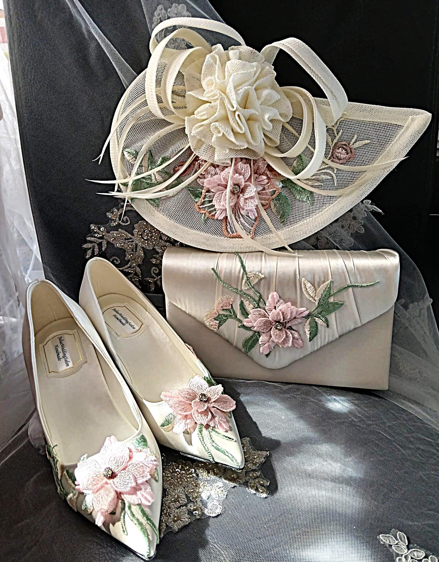 Gold shoes and matching bag - Etsy 日本