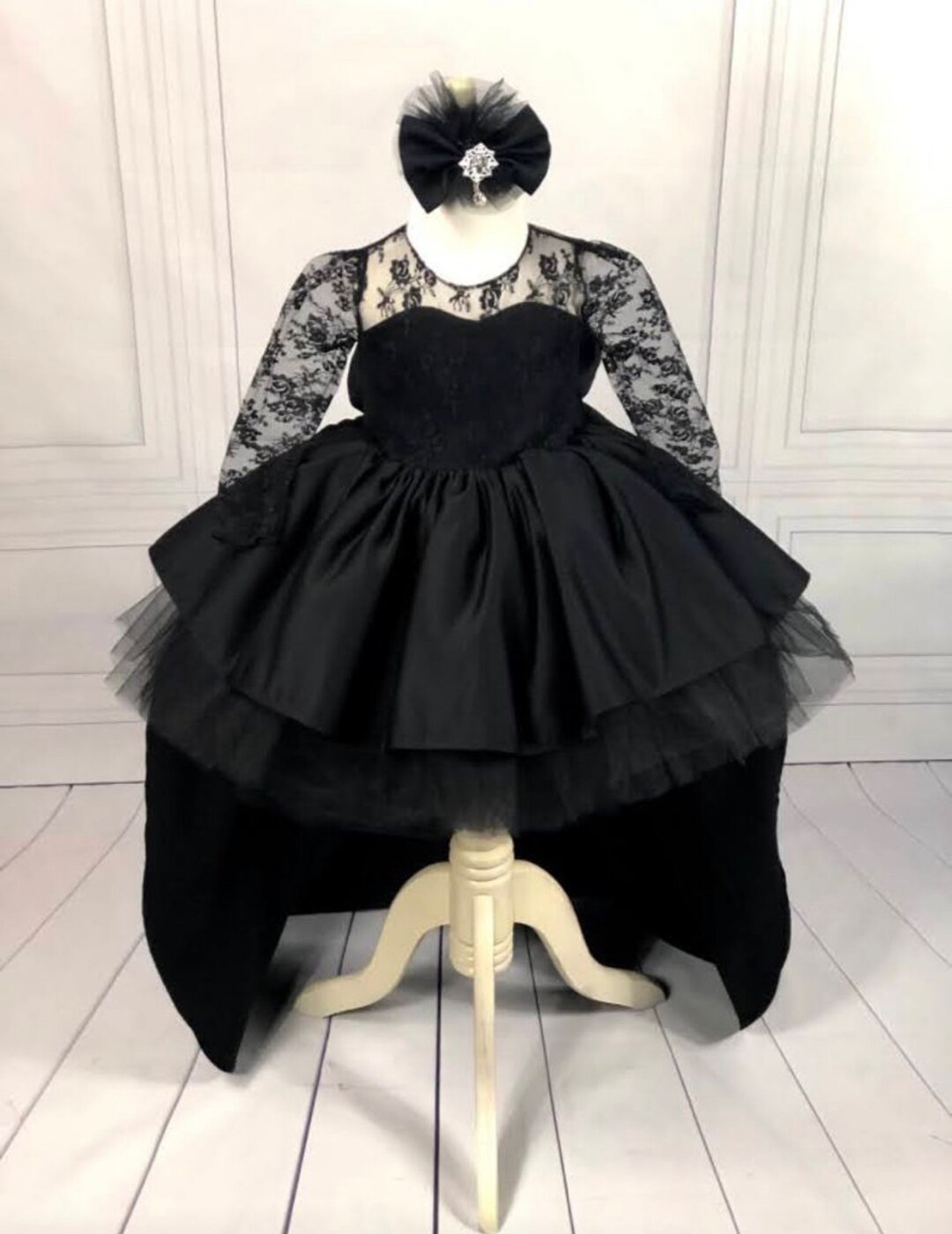 Vestito da neonato in tulle nero fatto a mano: vestito personalizzato per la festa di compleanno - Italia