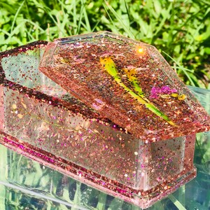 ピンクの花柄棺ケース