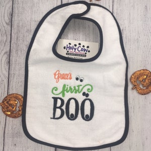 Halloween Bib, Holiday Baby Bib, Monogram Baby Bib, Custom Bib, Holiday Bib, Fall Bib, Baby Shower Gift, Holiday Bib, First Halloween Bib