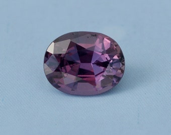 Saphir violet naturel de 1,04 carat : pierre précieuse en vrac de taille ovale