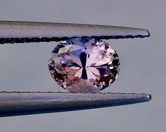 Saphir rose ovale de 0,74 carat : pierre naturelle non chauffée non chauffée
