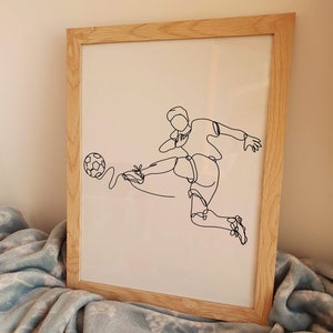 Minimalist Football Line art print, Soccer Poster, Sport wall art, Digital Download, Athlete Drawing, Gift, Room Decoration, Gym