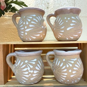 Mexican white jarrito talavera . Barro talavera. Mexican pottery. Talavera Paloma Blanca. Jarrito Plumeado. Mexican talavera coffee cup