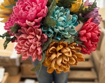 Handcrafted Corn Husk Dahlia Bouquet: Mexican  Handmade Dry Flowers