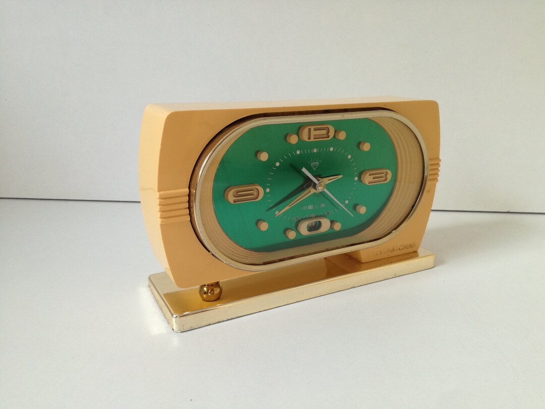 1960s Table Clock Diamond Brand, Made in China / Vintage Wind Mechanical Clock / Mid Century