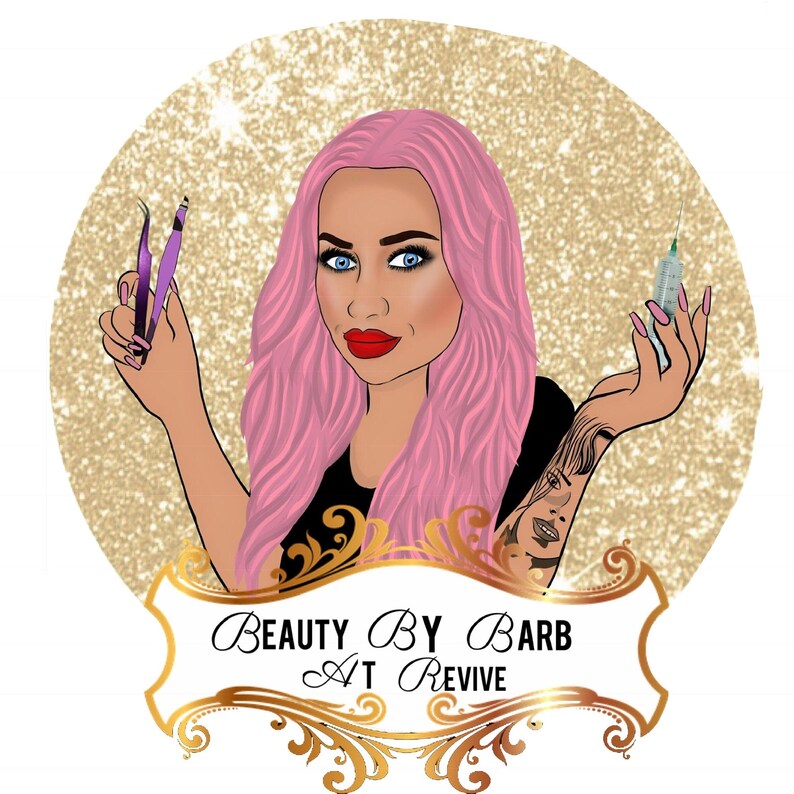 Puede incluir: Un logotipo para un negocio de belleza llamado "Beauty By Barb At Revive". El logotipo presenta a una mujer de dibujos animados con cabello rosado sosteniendo una jeringa y unas pinzas. El fondo es un patr&oacute;n de purpurina dorada.