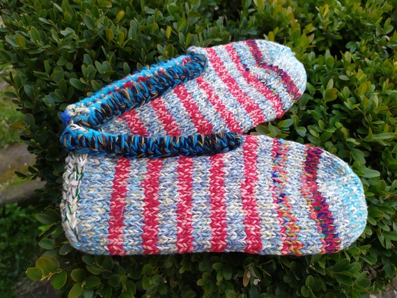 NEVER USED Hand Knitted Vintage Wool Slippers, Fo… - image 7