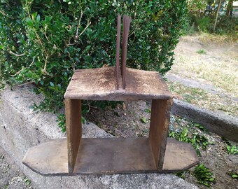 Primitieve wolverwerkingstool, vintage wolkam, handgemaakte rustieke wolkam, houten kam