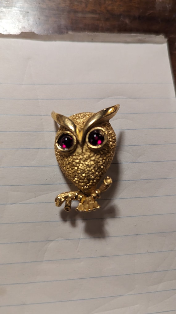 Vintage, Gold Tone, Owl Brooch, Pin, Red Rhinesto… - image 4