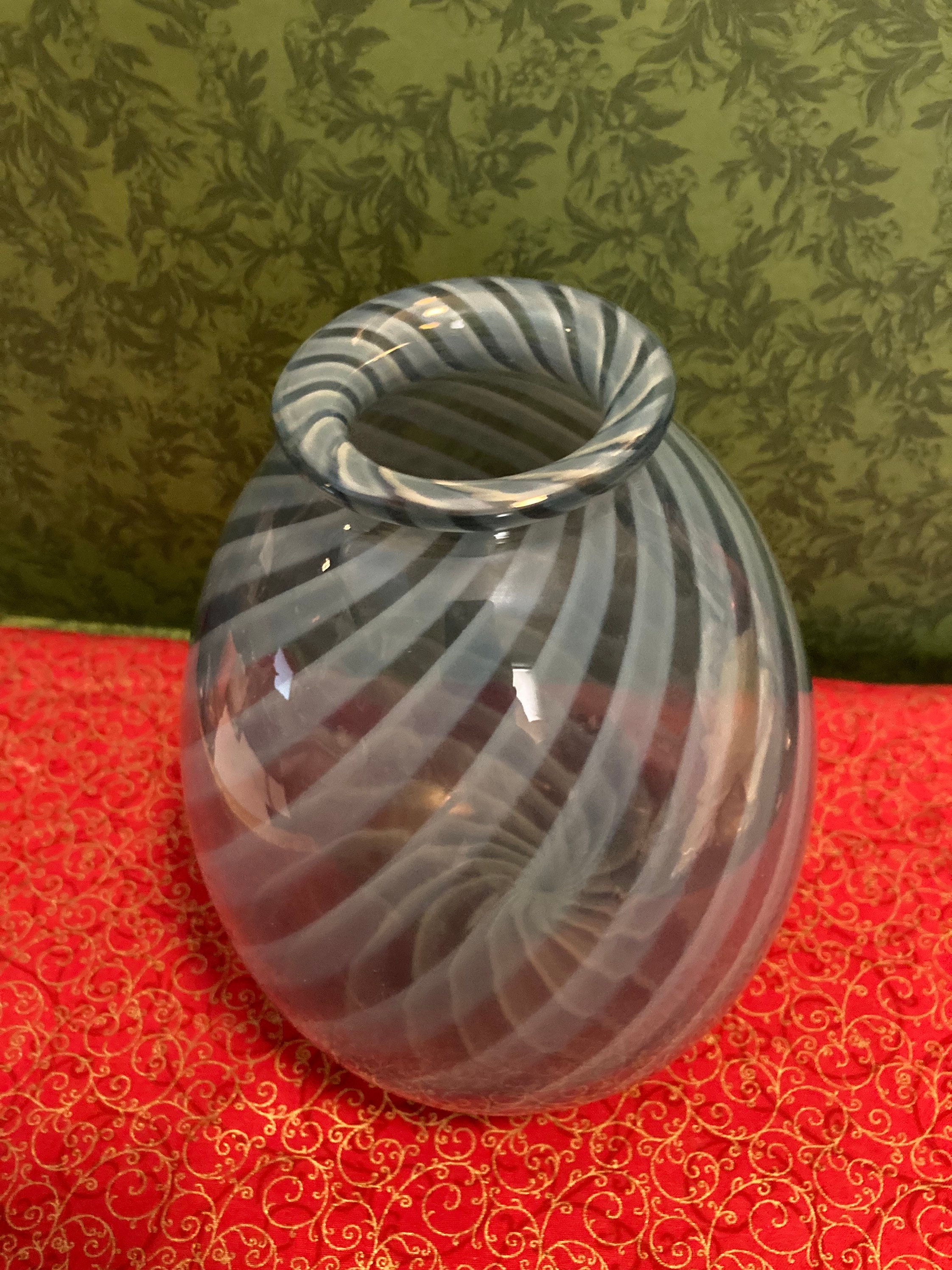 Vintage 1985 Avon Blue Opalescento Swirl Art Glass Vase - Etsy