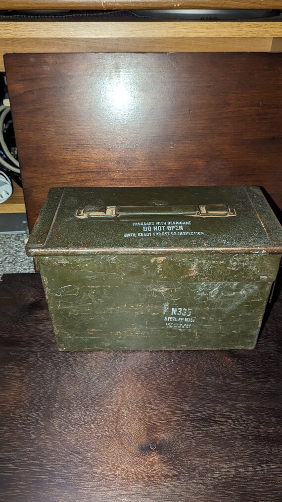 N335　8 FUZES PD M557　LOT MA-36-12　LOADED Vintage 1968 Vietnam Era US Military Ammo Box N335 8 FUZE PD