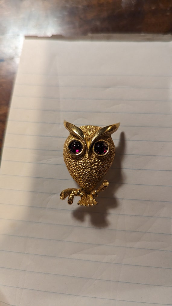 Vintage, Gold Tone, Owl Brooch, Pin, Red Rhinesto… - image 3