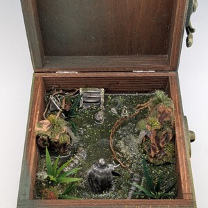 Elden Ring Diorama | Handgefertigte Fantasy-Szene in Holzbox | Dark Souls inspiriertes Geschenk | Gamer-Sammlerstück
