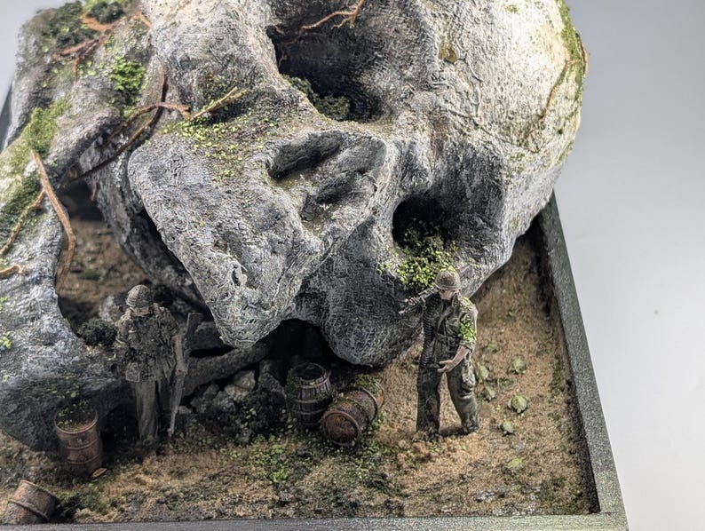 Diorama de soldados de la Guerra de Vietnam de la Isla Calavera | Diorama militar hecho a mano | Regalo coleccionable único para fanáticos de la historia y las películas de guerra imagen 3
