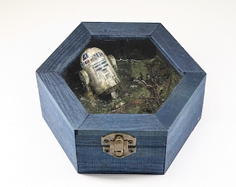 Diorama de R2D2 de Star Wars en caja de madera | Escena acuática de resina hecha a mano | Regalo coleccionable único para fans de Star Wars