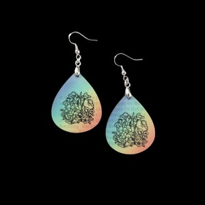 Adult Teardrop Shaped Suspicious Flowers Earrings