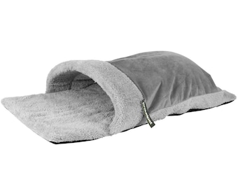 Gezellig grijs kattenmandje