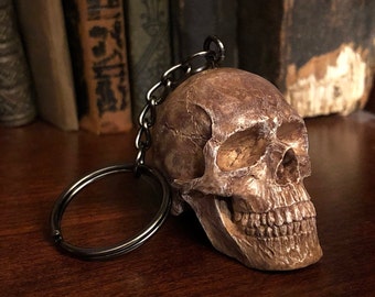 Realistic Anatomical Skull Keychain: Hand-Painted Miniature Figurine