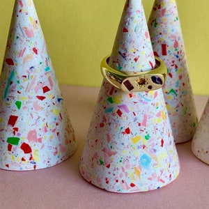 Confetti Ring Cone