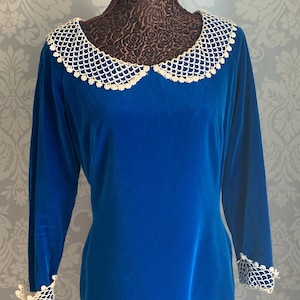 Vintage 1960’s,  Blue Velvet Dress, with Off White Collar and Cuff, Lace Collar, Mod Style, Vintage Velvet, Cobalt Dress, 60’s Dress