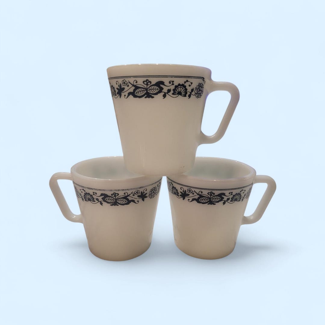 Pyrex Mugs Vintage Pyrex Old Town Blue Mugs — Set of 3 | Milk Glass Coffee Cups ...