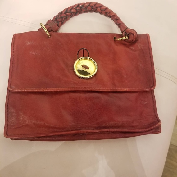Sac à Main Vintage Années 70 En Cuir Vernis Noir - Fermoir Doré - Style Haute Couture Très Chic - Occasion