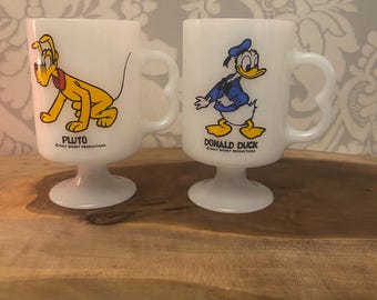 Vintage Disney mjölkglasmuggar – Välj Pluto eller Kalle Anka | Walt Disney Productions | Piedestalmugg från 1970–80-talet