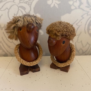 Figurines optimistes et pessimistes danoises modernes en teck Hans Bolling